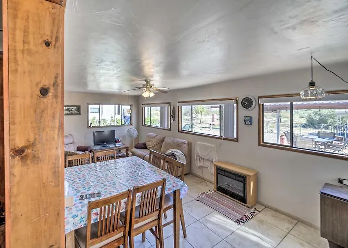Holiday home 3 Mi To Lake! Retreat W/ Fire Pit *