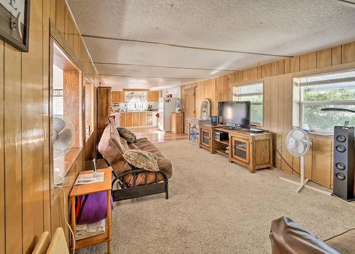 Holiday home 3 Mi To Lake! Retreat W/ Fire Pit *