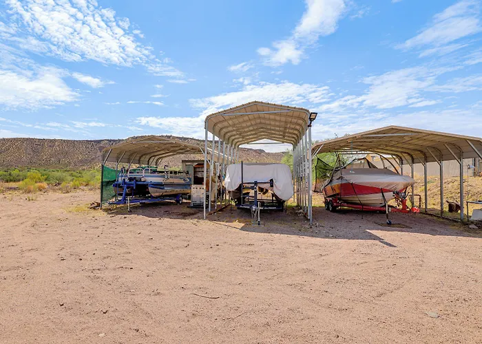 Holiday home 3 Mi To Lake! Retreat W/ Fire Pit *